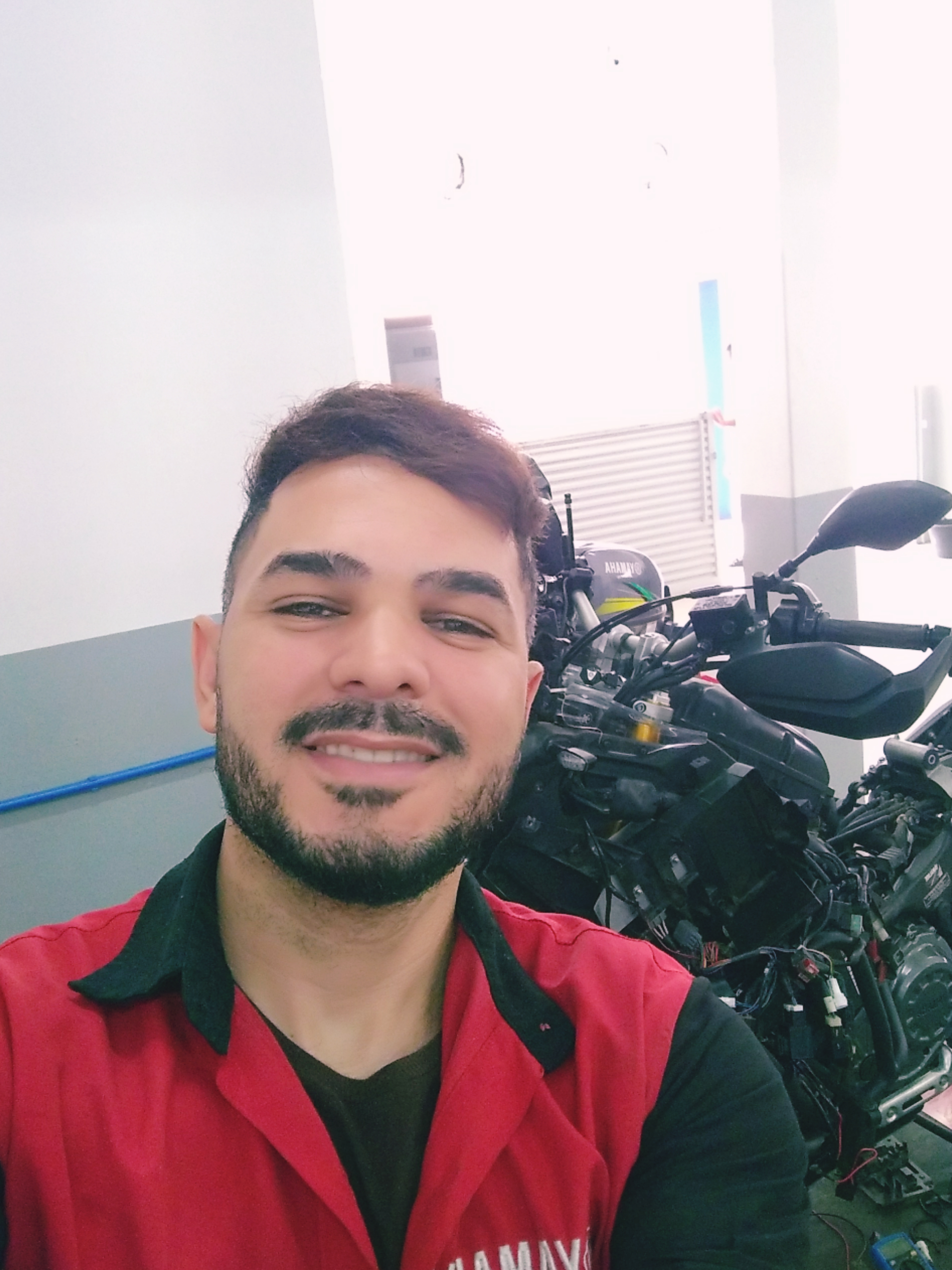 Foto do Dr. Yamaha em sua oficina